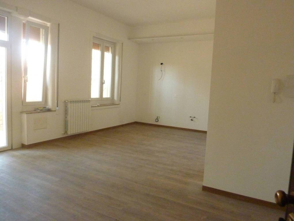 Appartamento a Novara in Via Enrico Bottini - Foto 4