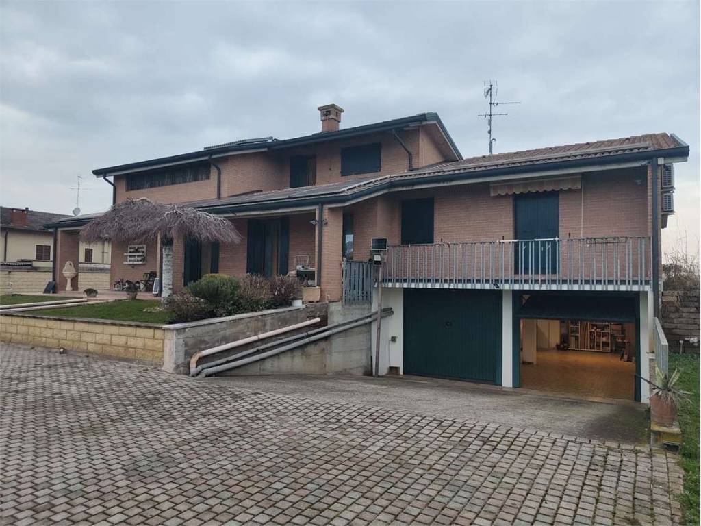 Villa a Oppeano in VIA POSTALE VECCHIA, 1 - Foto 2