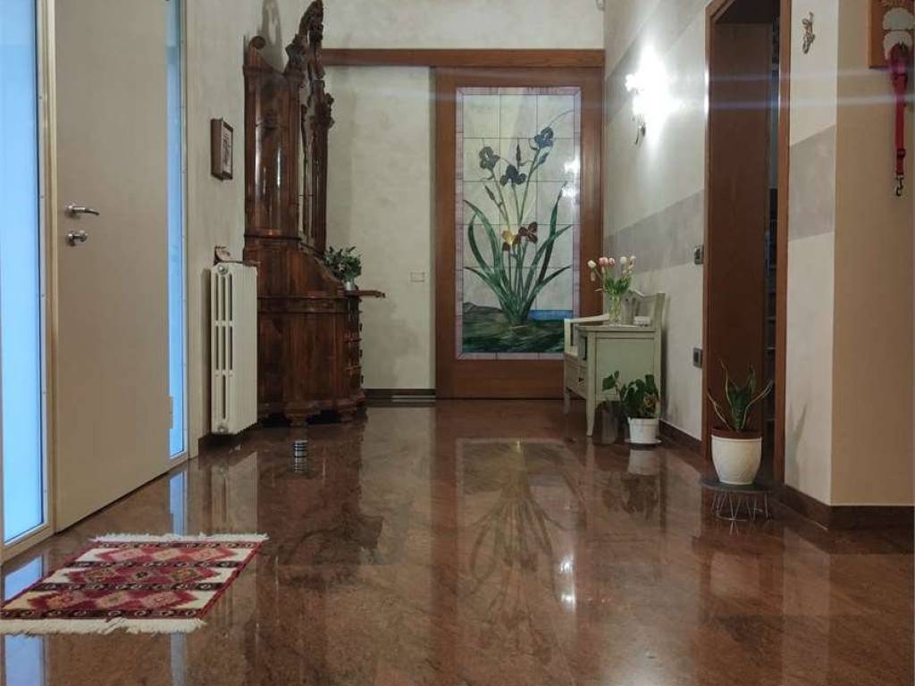 Villa a Oppeano in VIA POSTALE VECCHIA, 1 - Foto 3