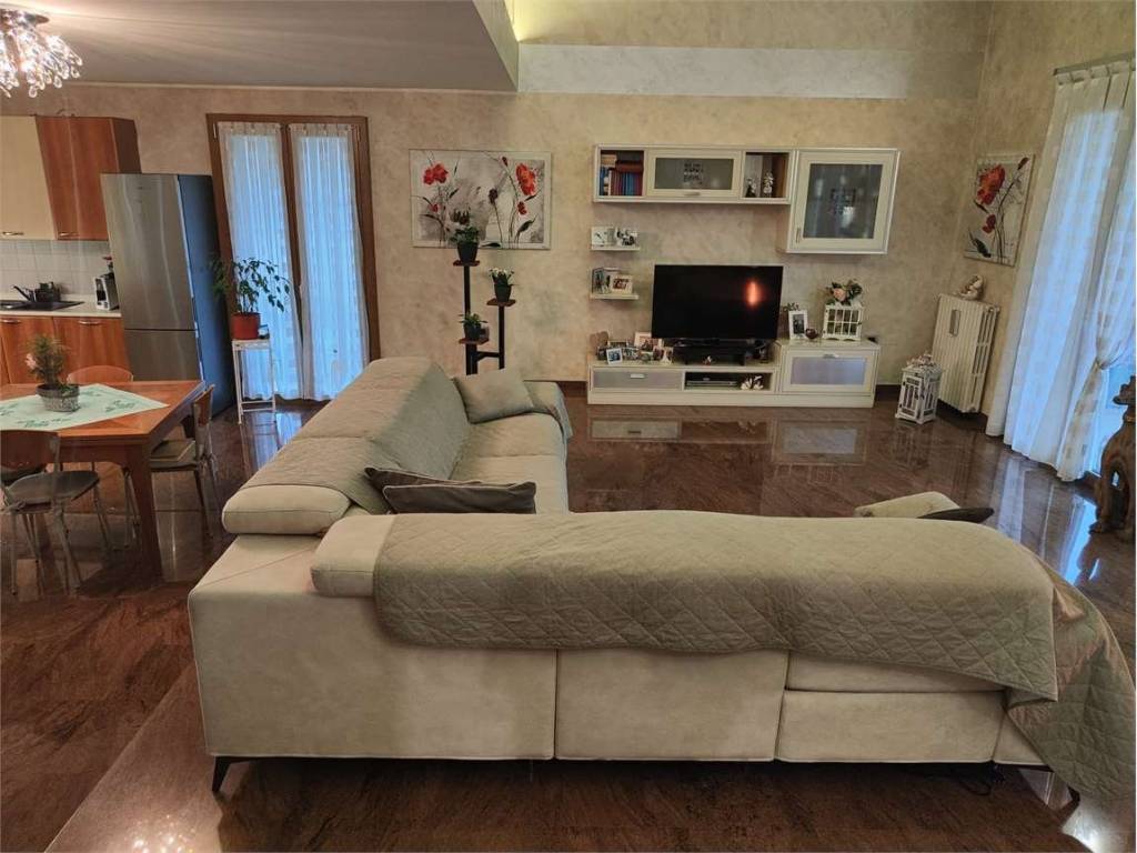 Villa a Oppeano in VIA POSTALE VECCHIA, 1 - Foto 4