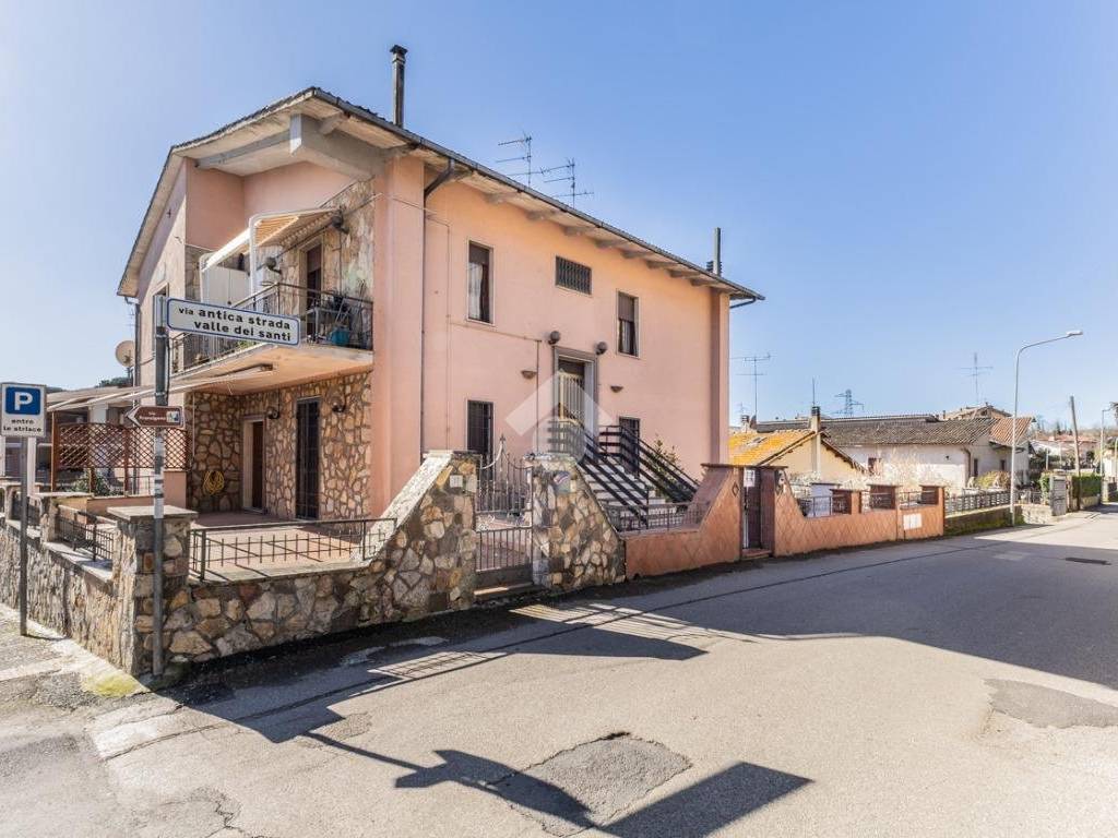 Appartamento a Capranica in Via antica strada valle dei santi, 17 - Foto 2