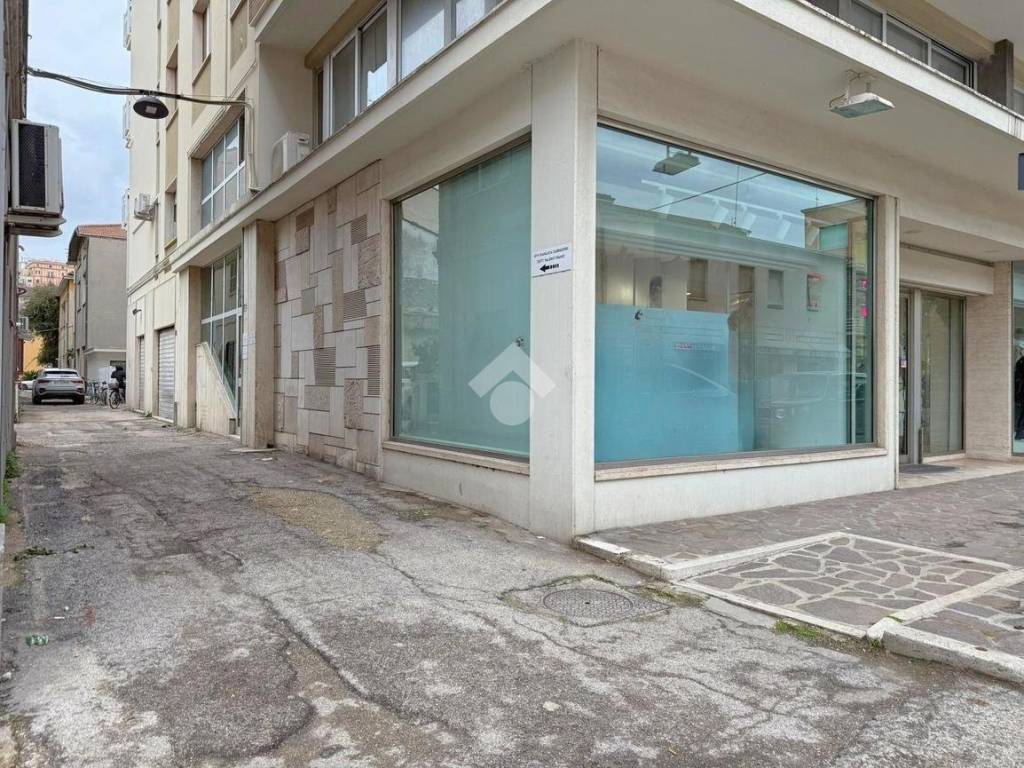 Box / garage a Giulianova in Via Ariosto, 1 - Foto 4