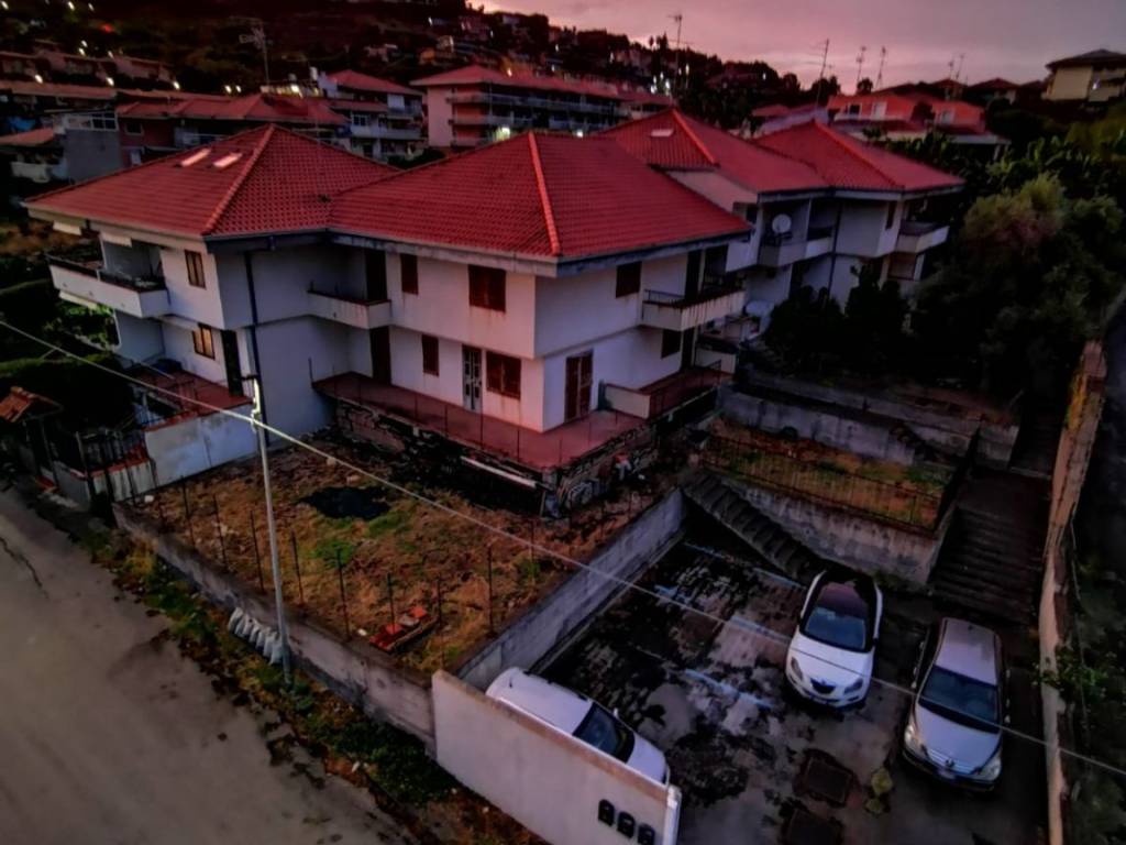 Villa a Aci castello in Via Vampolieri - Foto 4