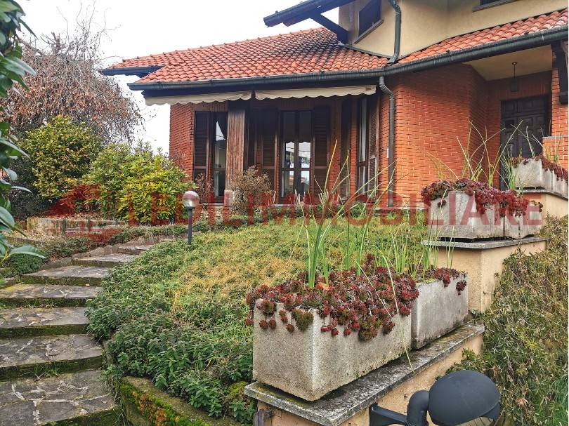 Villa a Gerenzano in Via Ugo Foscolo, 17 - Foto 2