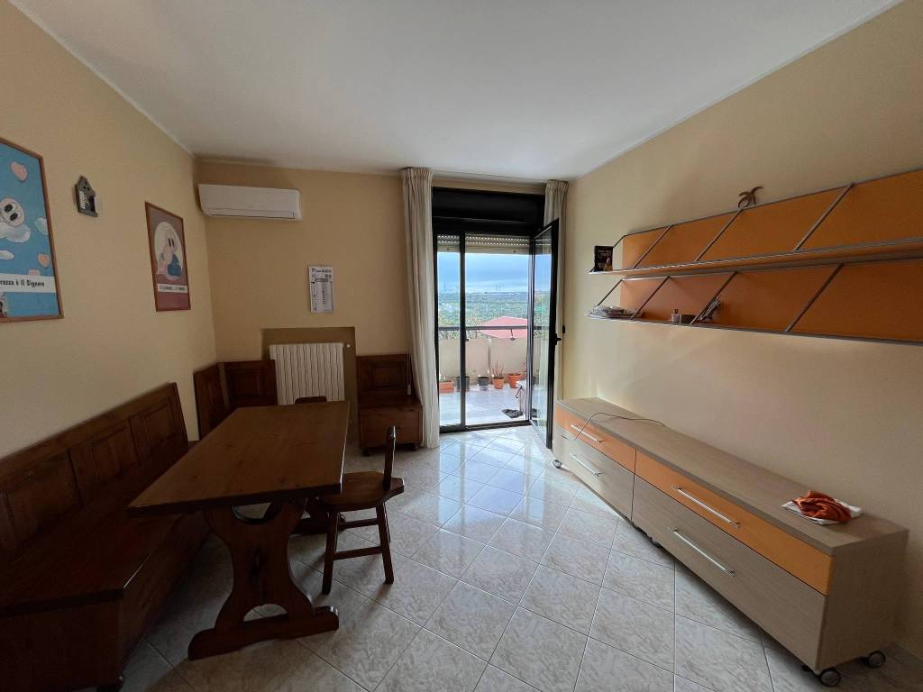 Appartamento a Valenzano in Via Rocco Scotellaro - Foto 5