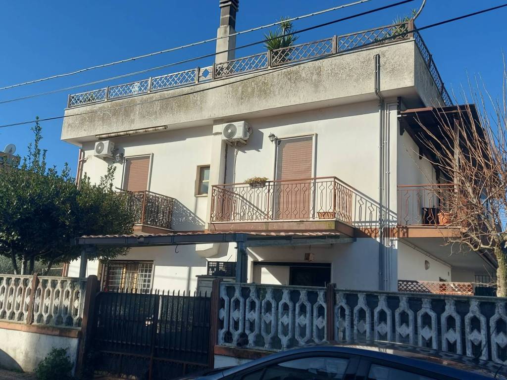 Appartamento a Pomezia in Via Udine, 49 - Foto 4