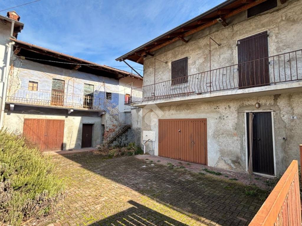 Casa indipendente a Varallo pombia in Via ss. trinità, 8 - Foto 4