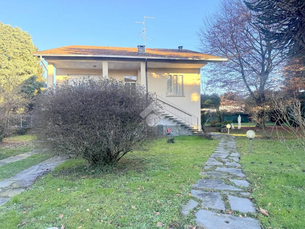 Villa a Cesate in Via Per Cesate, 130 - Foto 4