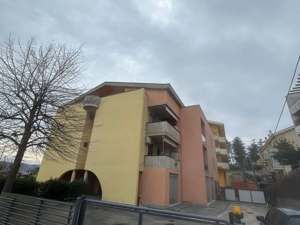 Attico / mansarda a Spoltore in Via Saline, 23 - Foto 3