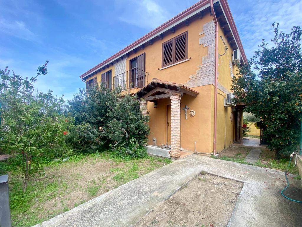 Villetta a schiera a San giovanni suergiu in Via Is Loccis - Foto 2