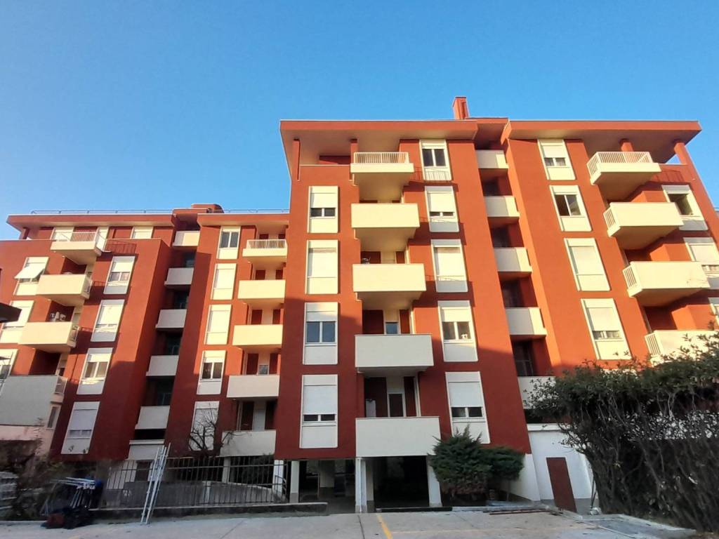 Appartamento a Brugherio in Piazza 4 Novembre, 12 - Foto 2