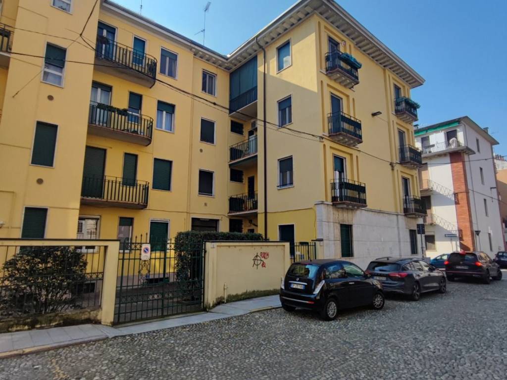 Appartamento a Pavia in Viale Lungo Ticino Sforza, 10 - Foto 3