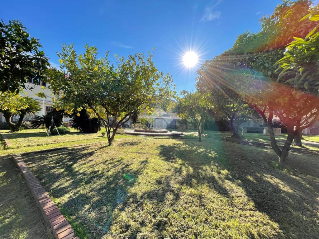 Villa a Spotorno in Via Giuseppe Verdi - Foto 3