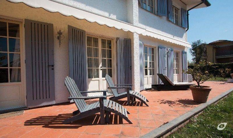 Villa a Forte dei marmi in via scassicarli, 77 - Foto 2