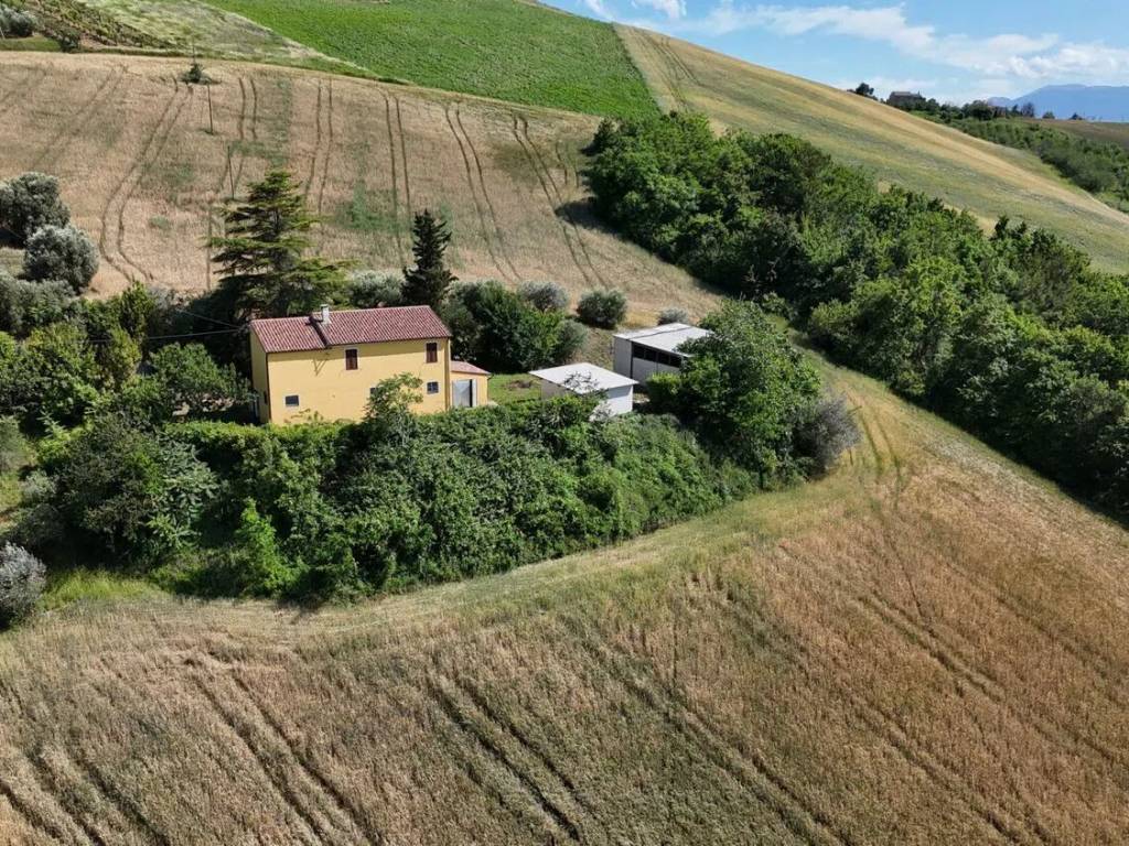 Rustico / casale a Carassai in Roma S.N.C. - Foto 3