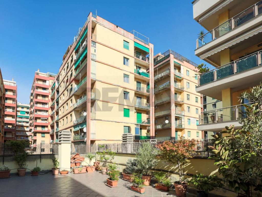 Appartamento a Genova in Via Donghi, 20 - Foto 2