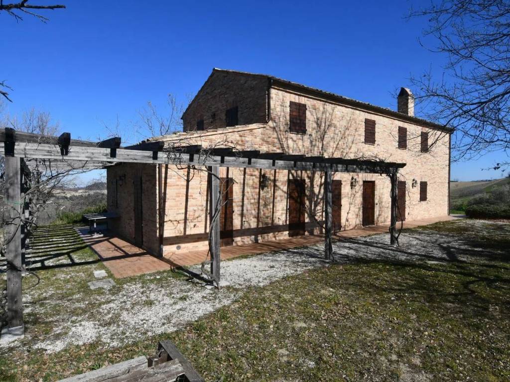 Rustico / casale a Montalto delle marche in Via Roma S.N.C. - Foto 2