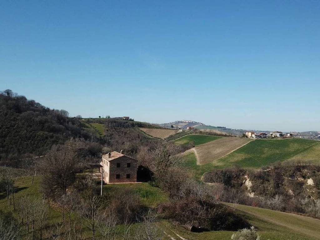 Rustico / casale a Montalto delle marche in Via Roma S.N.C. - Foto 3