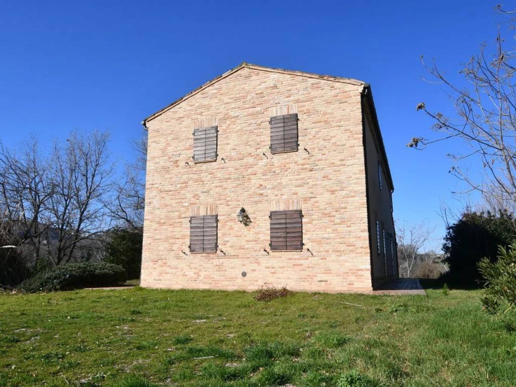 Rustico / casale a Montalto delle marche in Via Roma S.N.C. - Foto 5