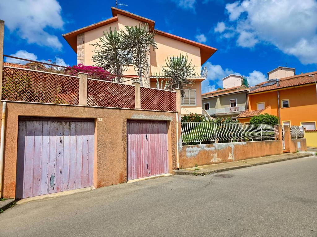 Casa indipendente a Sant'antioco in Via Enrico Toti, 3 - Foto 2