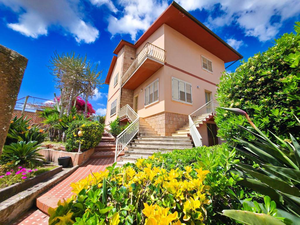 Casa indipendente a Sant'antioco in Via Enrico Toti, 3 - Foto 3