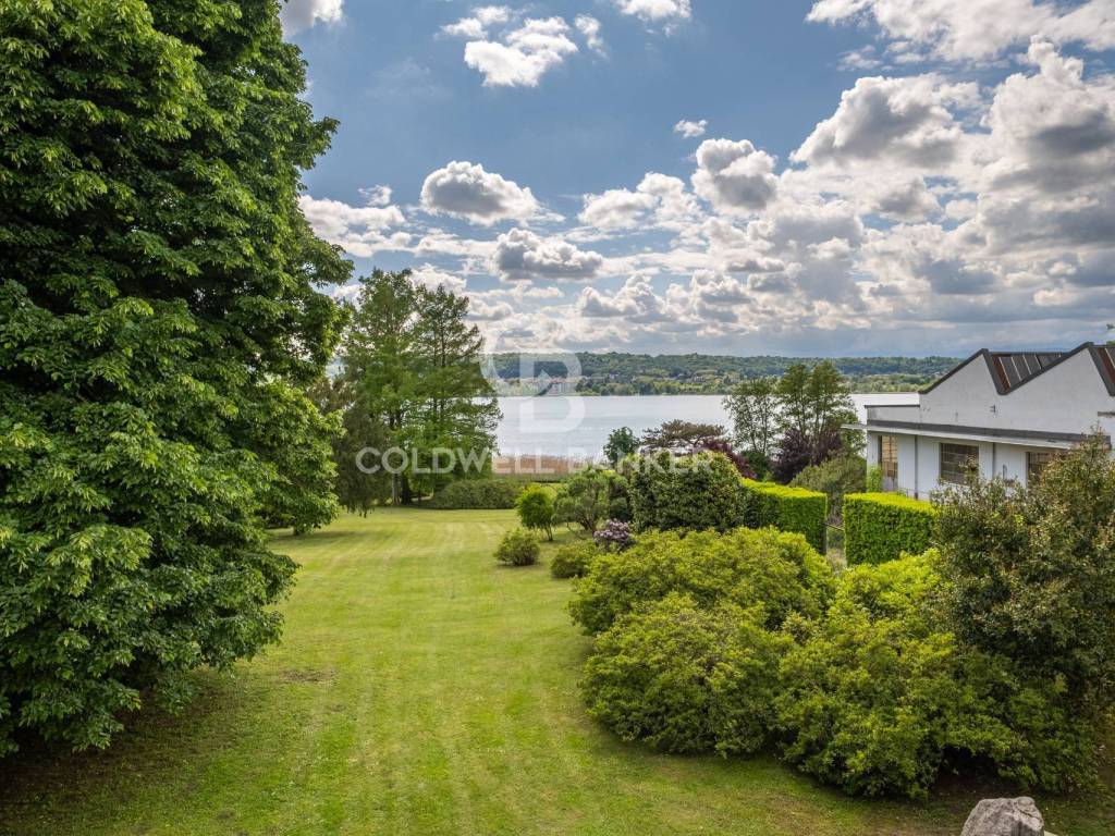 Villa a Sesto calende in via Alla Punta, 18 - Foto 2