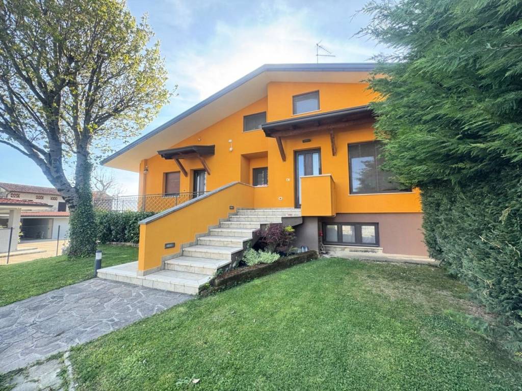 Villa a Ronchi dei legionari in Via Staranzano, 22 - Foto 2