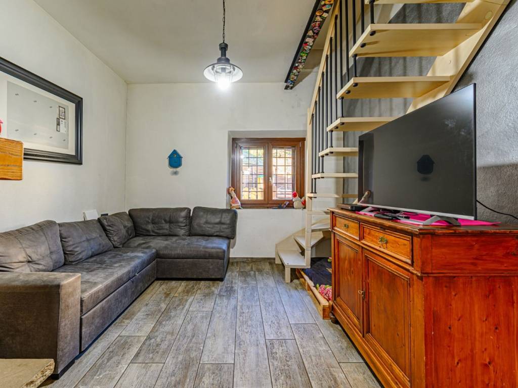 Appartamento a Pistoia in Via Piastre E Prunetta - Foto 4