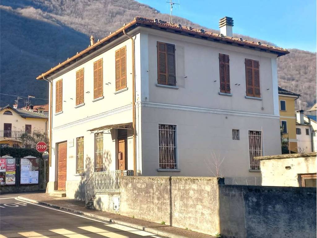 Casa indipendente a Pieve vergonte in Via Mario Massari, 1 - Foto 2