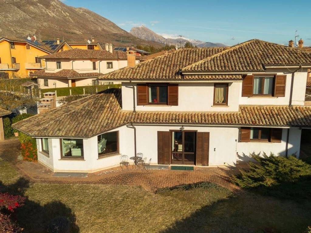 Villa a Avezzano in Via Pio XII, 10 - Foto 2