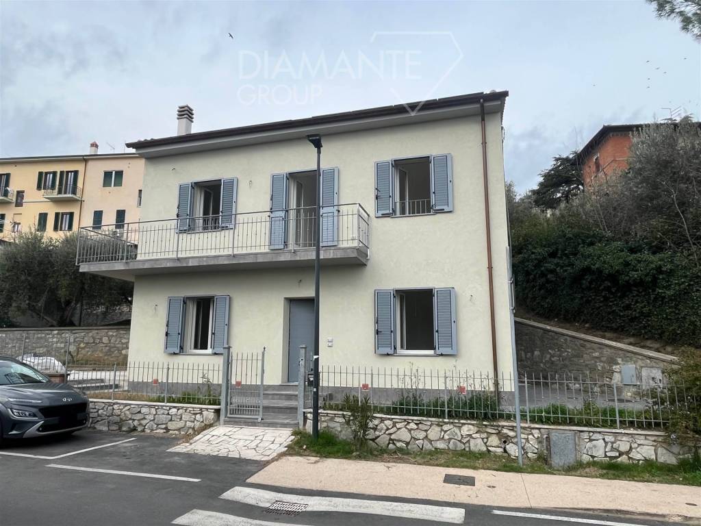 Casa indipendente a Castiglione del lago in Castiglione del Lago - Foto 3