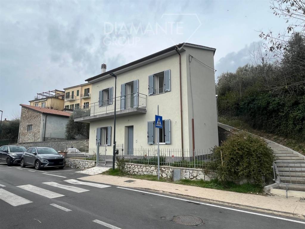 Casa indipendente a Castiglione del lago in Castiglione del Lago - Foto 4