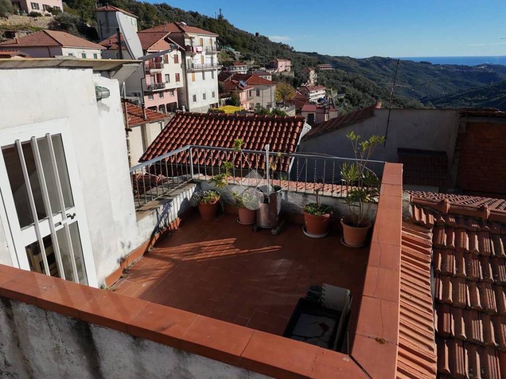 Rustico / casale a Pietrabruna in Via Edmondo De Amicis, 2 - Foto 5