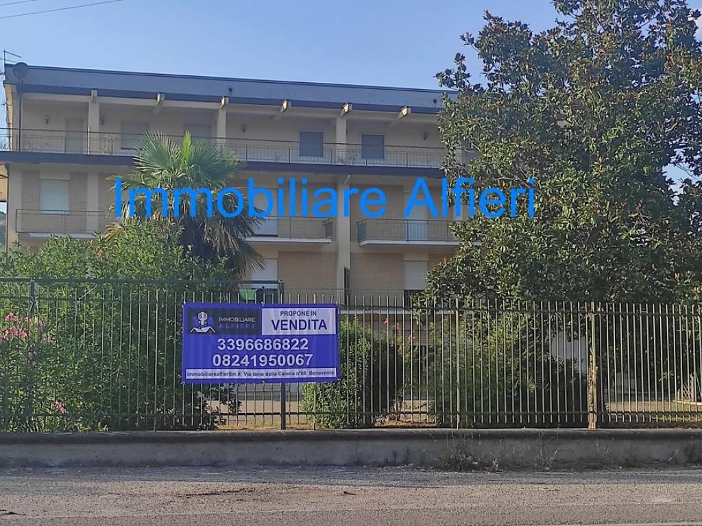 Palazzo / stabile a Apollosa in Via Appia Vecchia, 8 - Foto 3