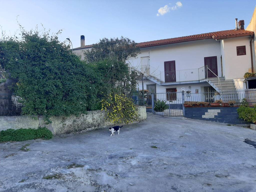Casa indipendente a Isernia in Localita' Colle Maiano - Foto 3