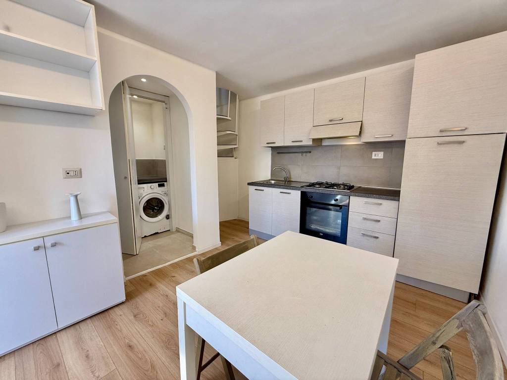 Appartamento a Catania in Via della Scogliera, 13 - Foto 2