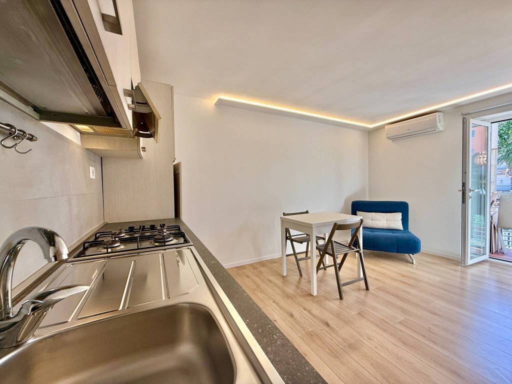 Appartamento a Catania in Via della Scogliera, 13 - Foto 5