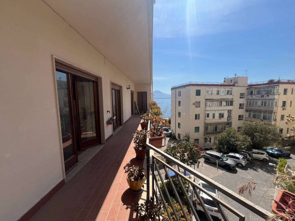 Appartamento a Napoli in via ORAZIO - Foto 2