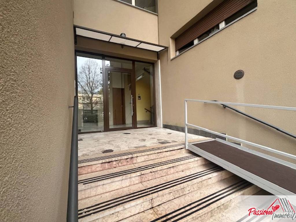 Appartamento a Verona in Via Alessandro Poerio, 11 - Foto 2