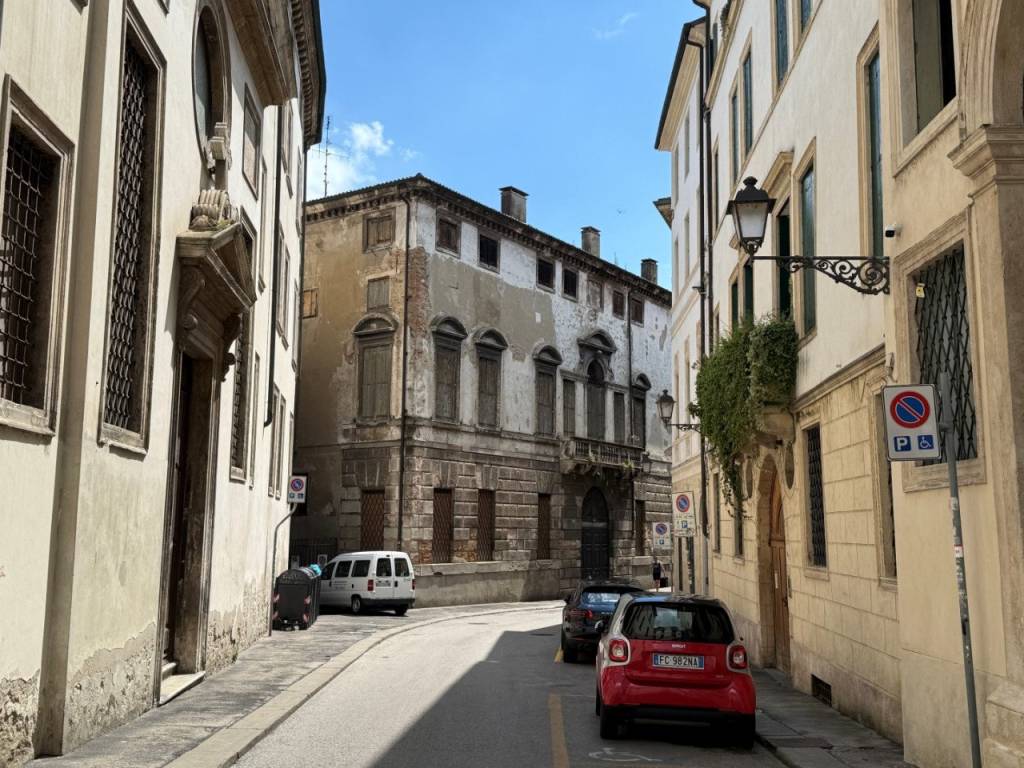 Appartamento a Vicenza in Contra' Giampietro De' Proti - Foto 2