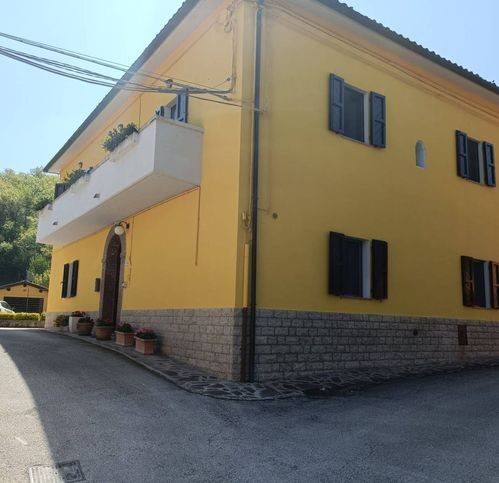 Villa a Fabriano - Foto 3