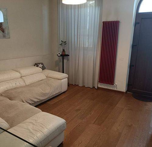 Villa a Fabriano in Viale Giovanni Bovio 14 - Foto 2