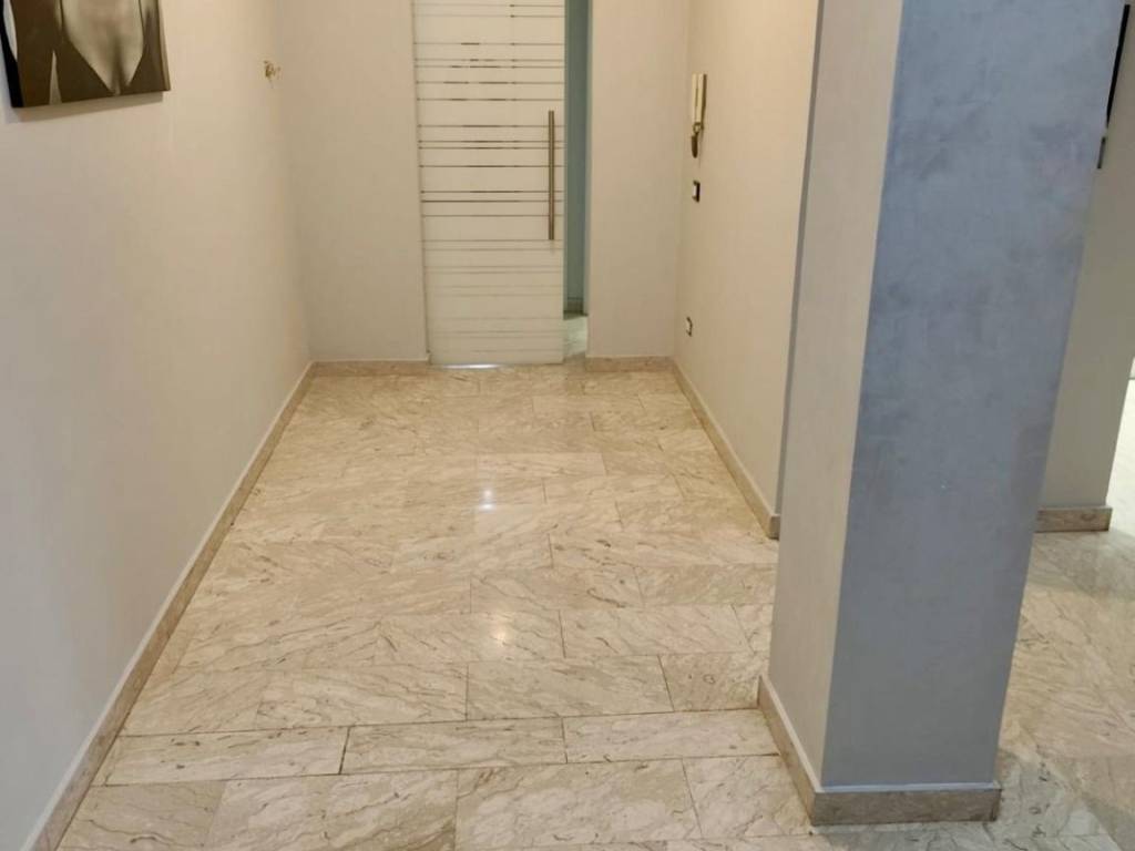 Appartamento a Pomezia in Via Licio Quinzio Cincinnato - Foto 5