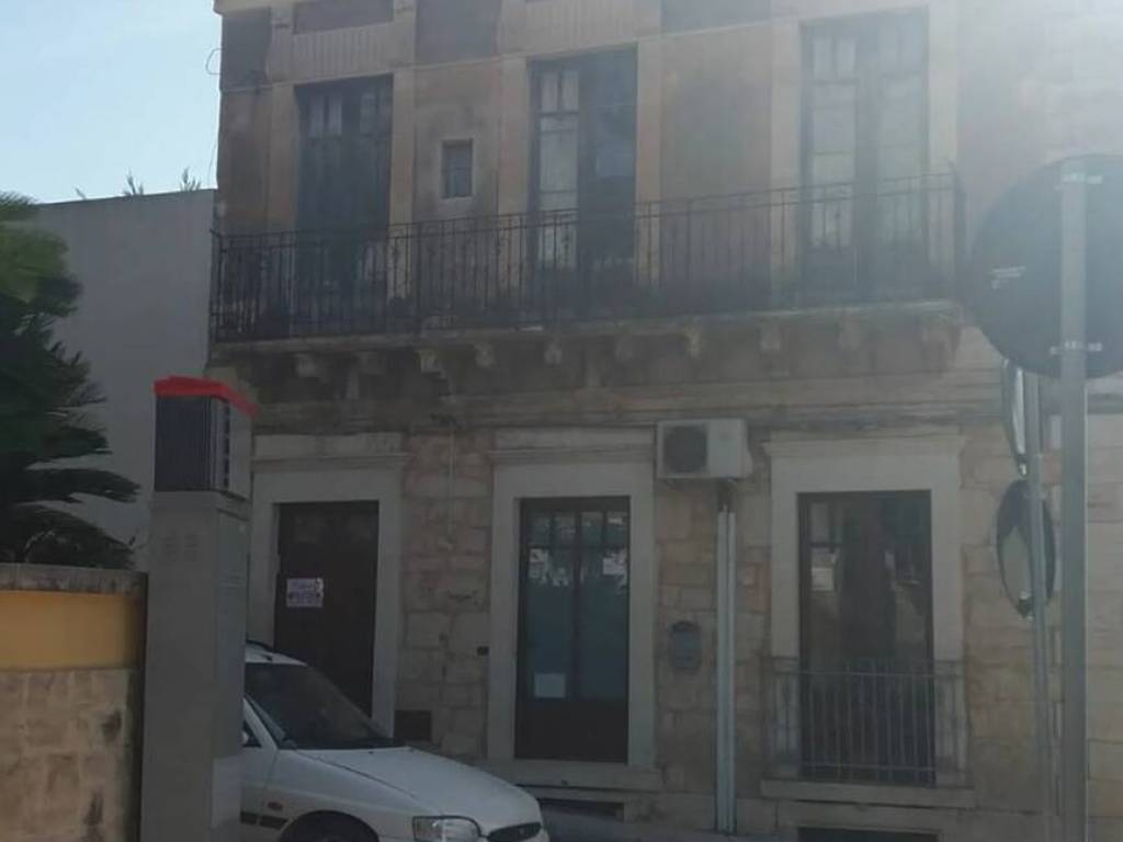 Villa a Comiso in Via Sardegna, 9 - Foto 3