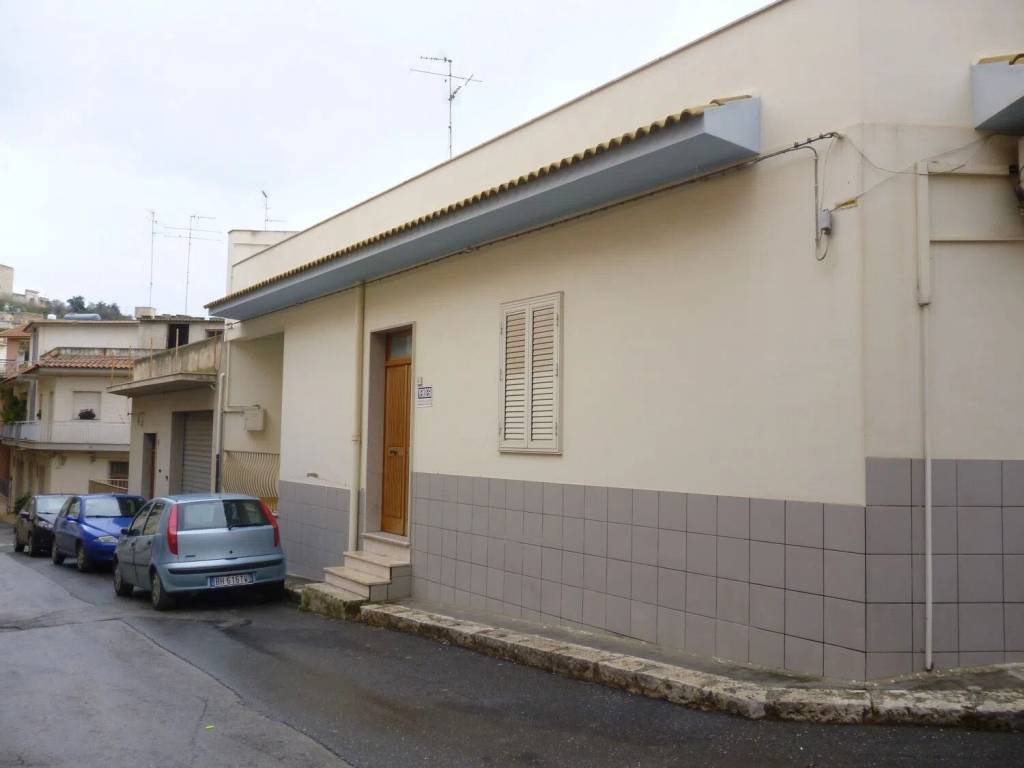 Villa a Comiso in Via Giorgio Baglivi No Number - Foto 3