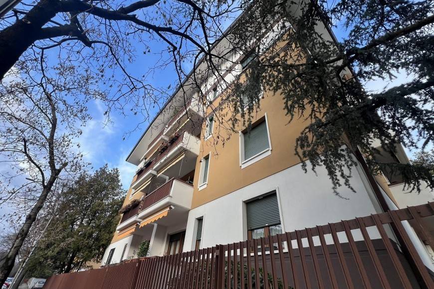 Appartamento a Verona in Via Italo Montemezzi - Foto 2