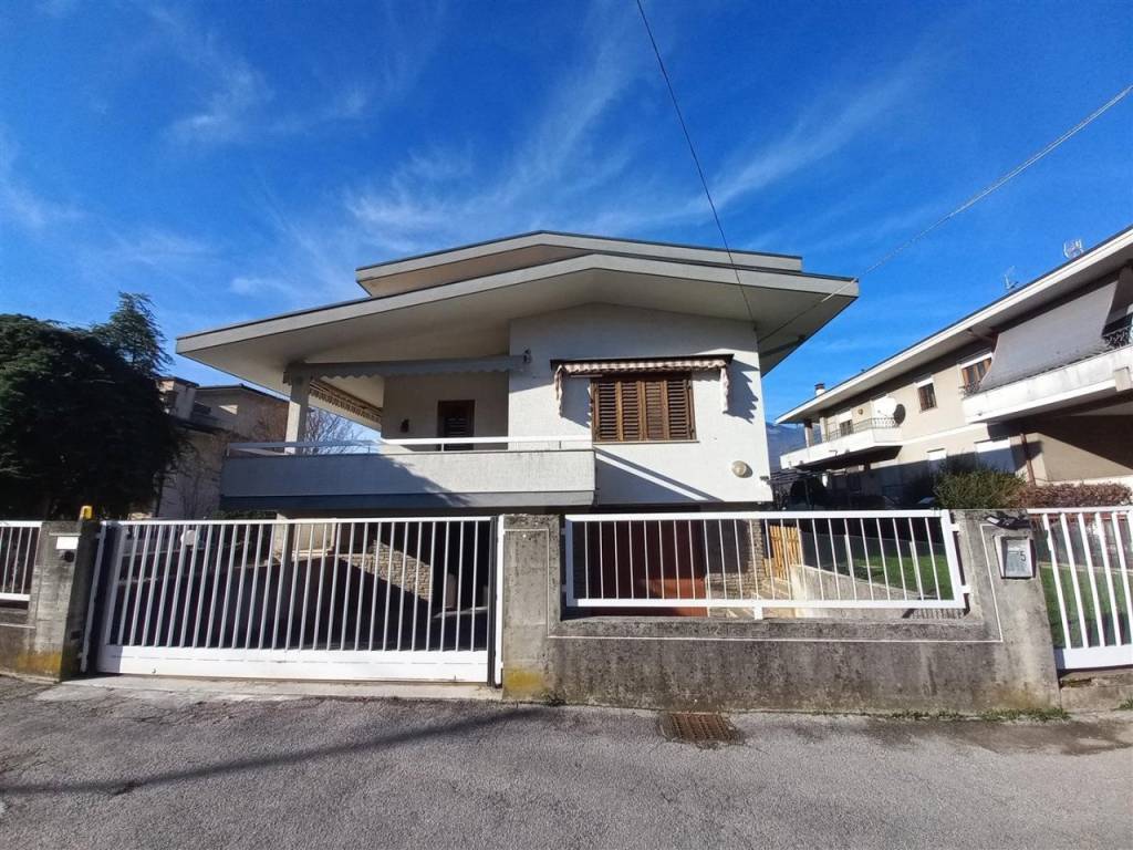 Villa a Schio in Via Giuseppe Parini - Foto 2