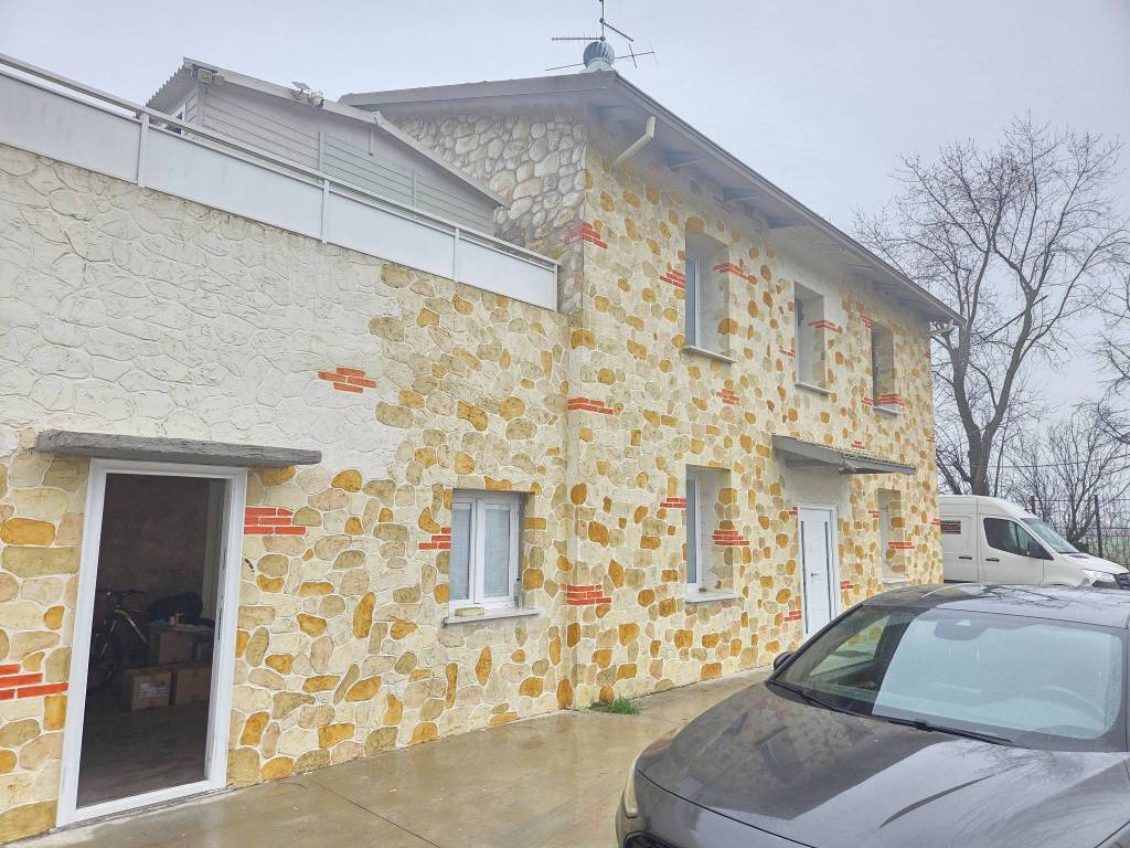 Villa a Cadelbosco di sopra in Via Vialato - Foto 2
