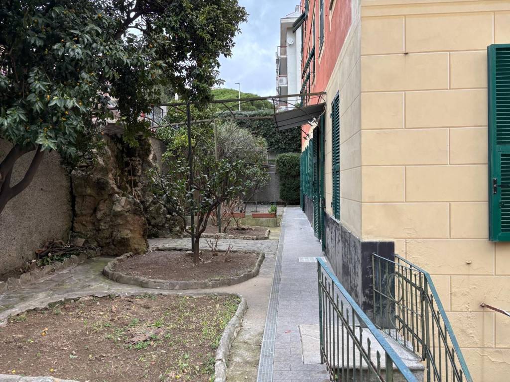 Appartamento a Genova in Viale Francesco Gambaro - Foto 2