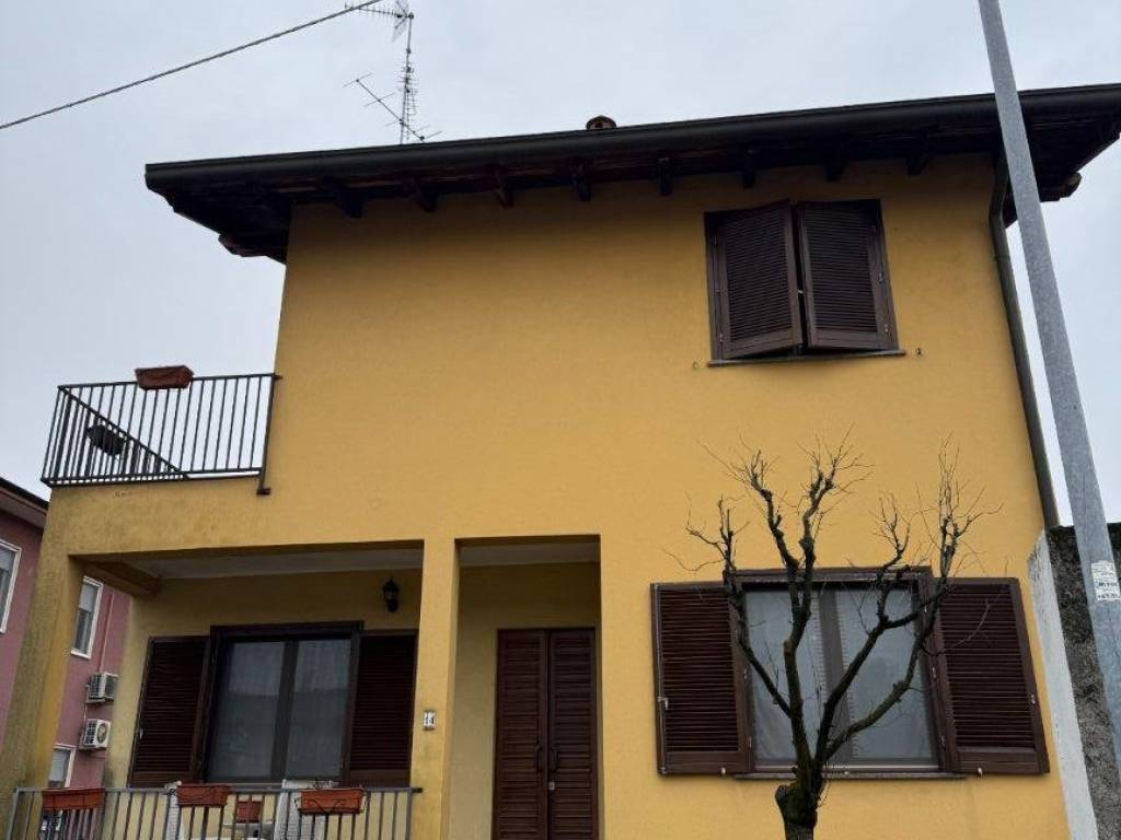 Villa a Trecate in Via Po - Foto 2